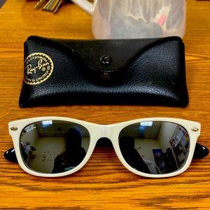 Ray ban wayfarers with case
